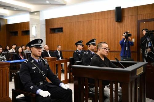 孙小果“复活”真相：秦光荣秘书为其打招呼