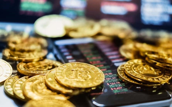 比特币、黄金和股票,现在谁最贵